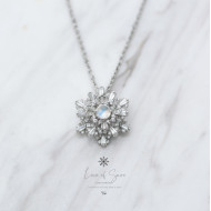 Limited Collection-Moonstone Snowflake Necklace 