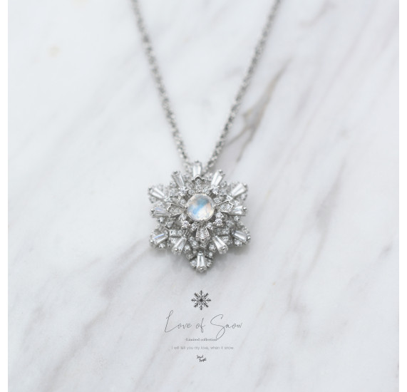 Limited Collection-Moonstone Snowflake Necklace 